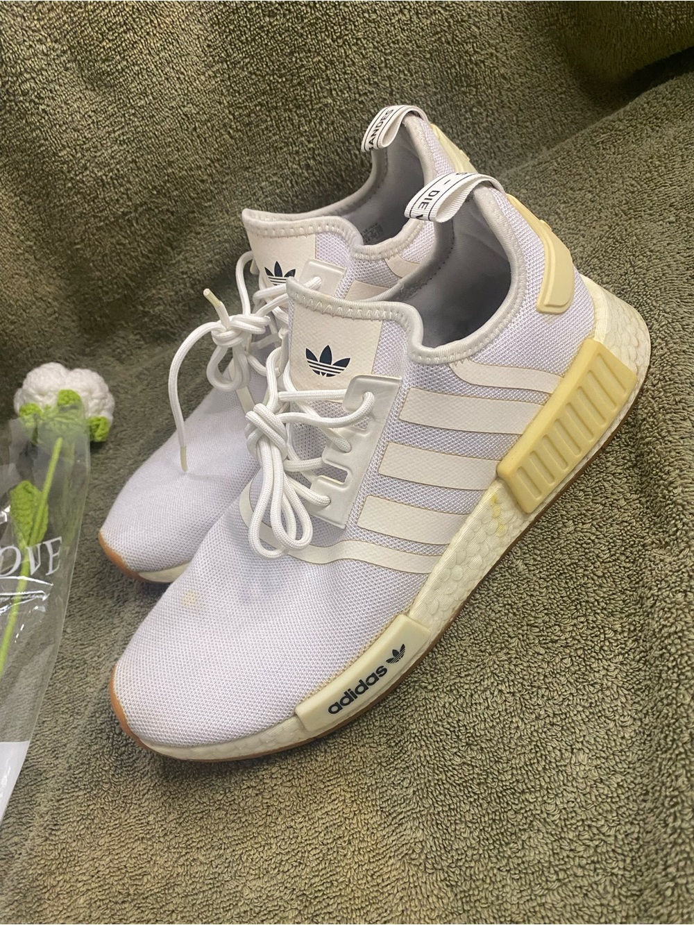 adidas White & Cream NMD R1 Casual Sneakers men’s size 10